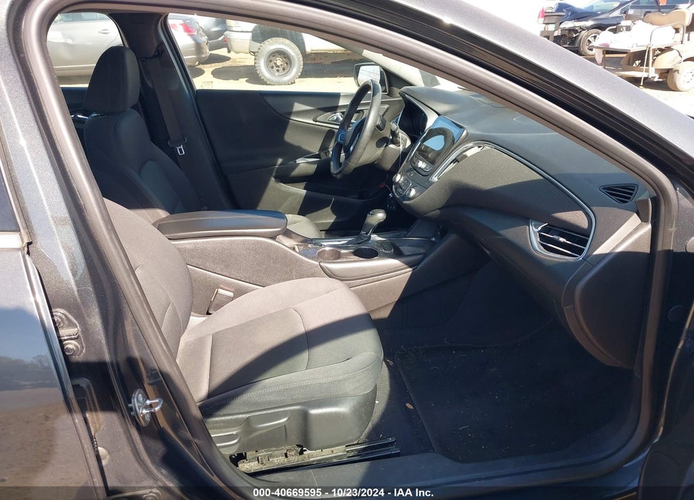 2017 CHEVROLET MALIBU 1LT VIN: 1G1ZE5ST2HF200134