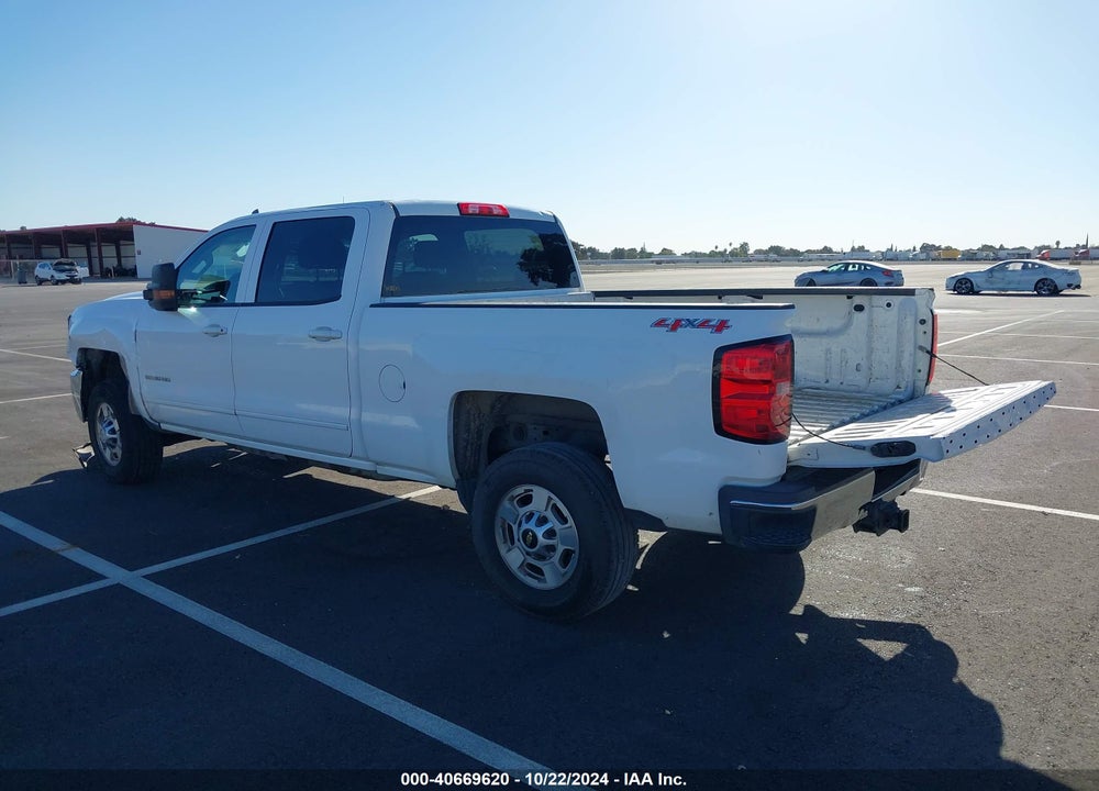 2015 CHEVROLET SILVERADO 2500HD LT VIN: 1GC1KVEG6FF570303