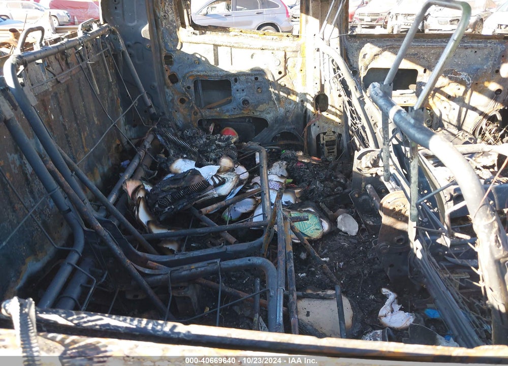 2010 TOYOTA TUNDRA GRADE 5.7L V8 VIN: 5TFCY5F17AX010424