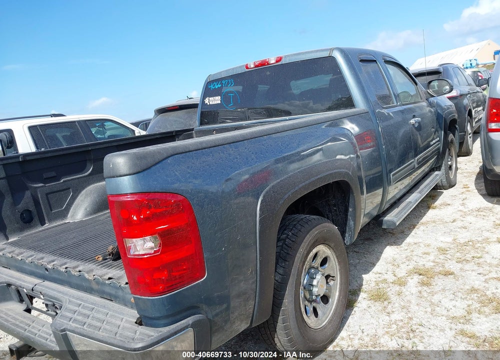 2010 CHEVROLET SILVERADO 1500 LS VIN: 1GCSCREA5AZ252751