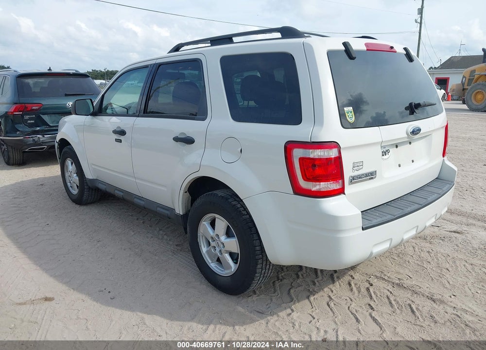 2009 FORD ESCAPE XLT VIN: 1FMCU03G89KB09152
