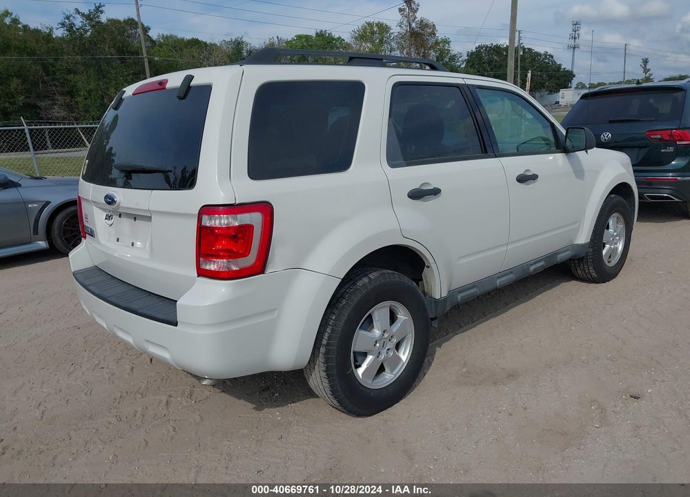 2009 FORD ESCAPE XLT VIN: 1FMCU03G89KB09152