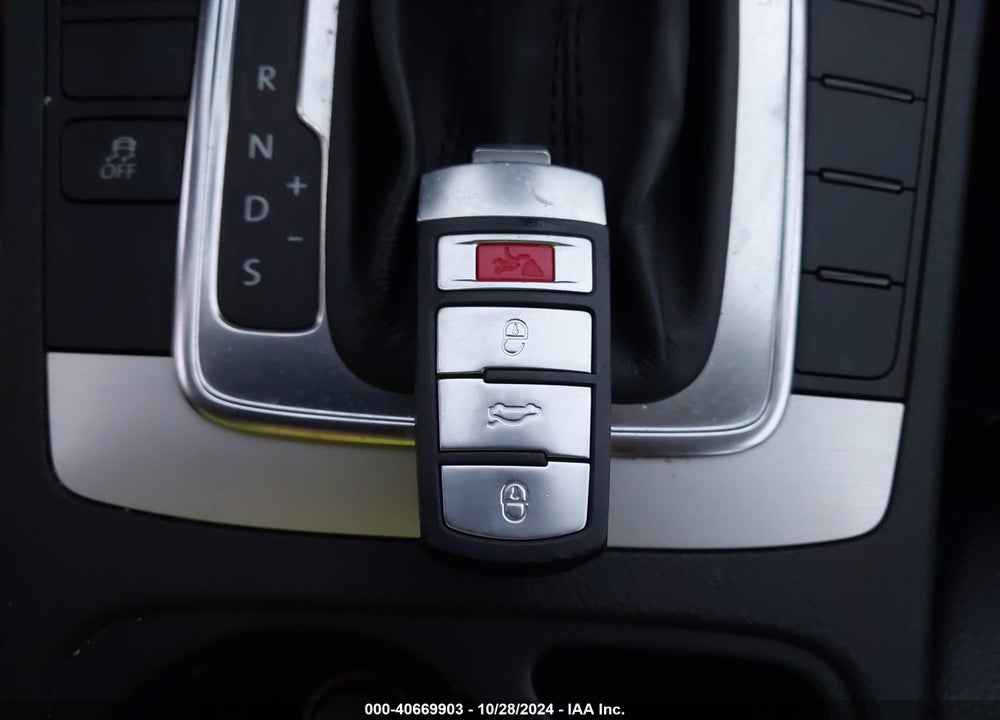 2013 VOLKSWAGEN CC VIN: WVWBN7AN3DE504516