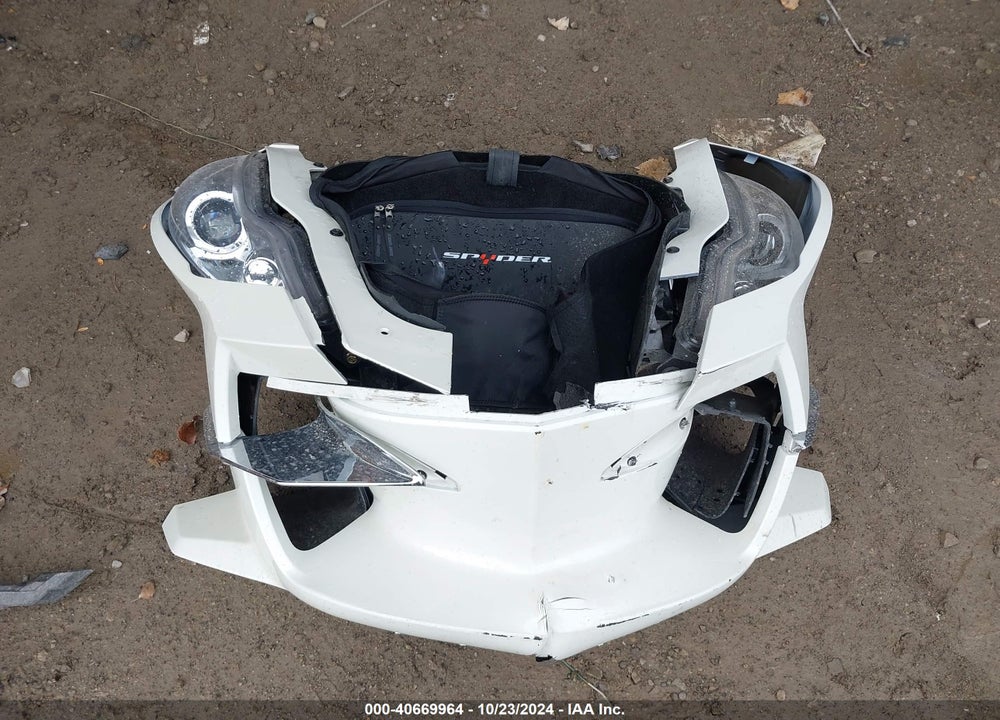 2013 CAN-AM SPYDER ROADSTER RT/RTS/RT LIMITED VIN: 2BXNBBC14DV004684