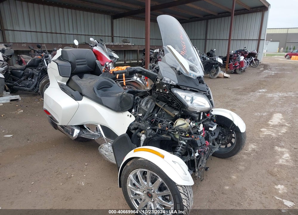 2013 CAN-AM SPYDER ROADSTER RT/RTS/RT LIMITED VIN: 2BXNBBC14DV004684
