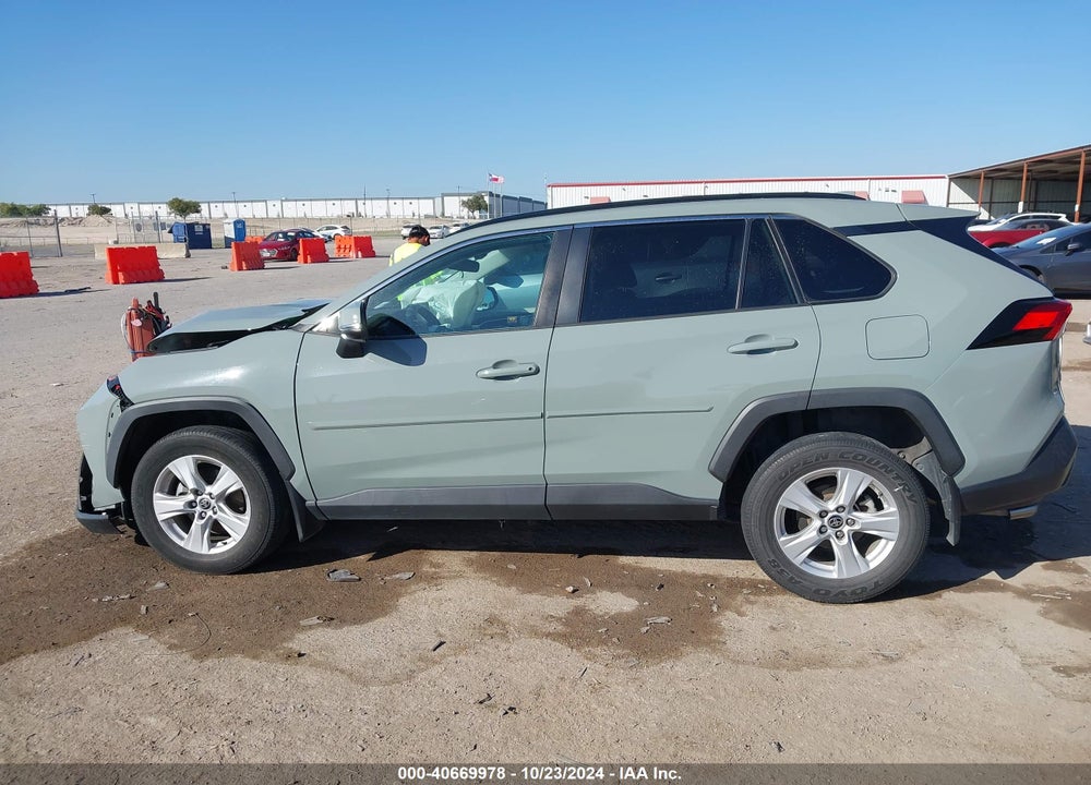 2021 TOYOTA RAV4 XLE VIN: 2T3W1RFV1MW147119