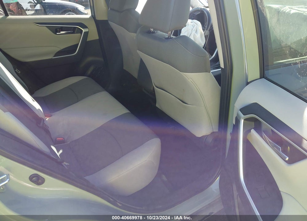 2021 TOYOTA RAV4 XLE VIN: 2T3W1RFV1MW147119