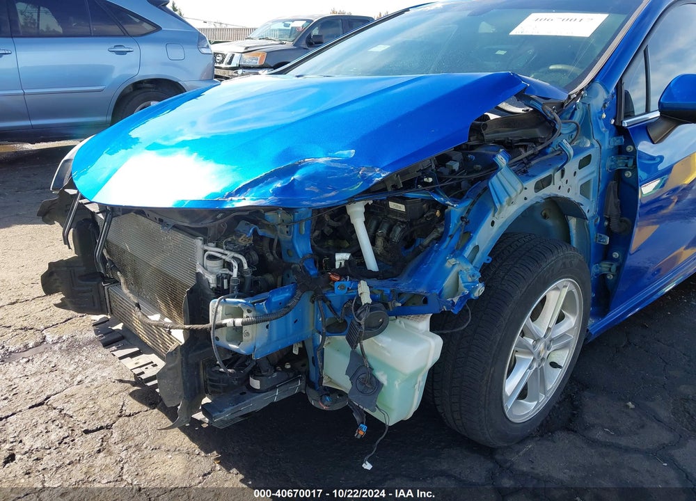 2018 CHEVROLET CRUZE LT AUTO VIN: 1G1BE5SM8J7141911