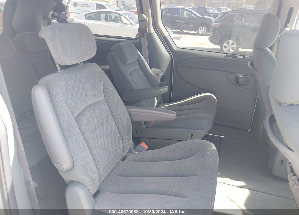 2005 CHRYSLER TOWN & COUNTRY TOURING VIN: 2C4GP54L05R581766