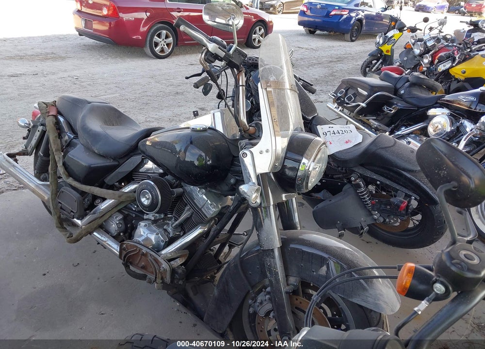 2005 HARLEY-DAVIDSON FLHPI VIN: 1HD1FHW165Y613930