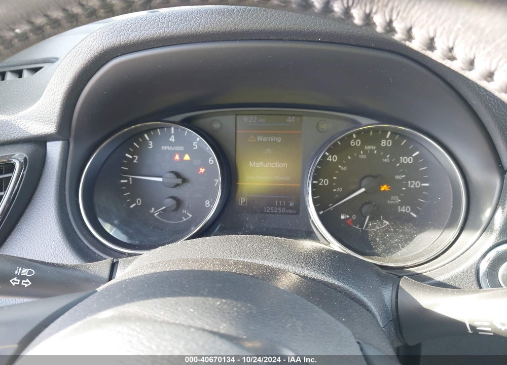 2018 NISSAN ROGUE SV VIN: KNMAT2MV7JP548695