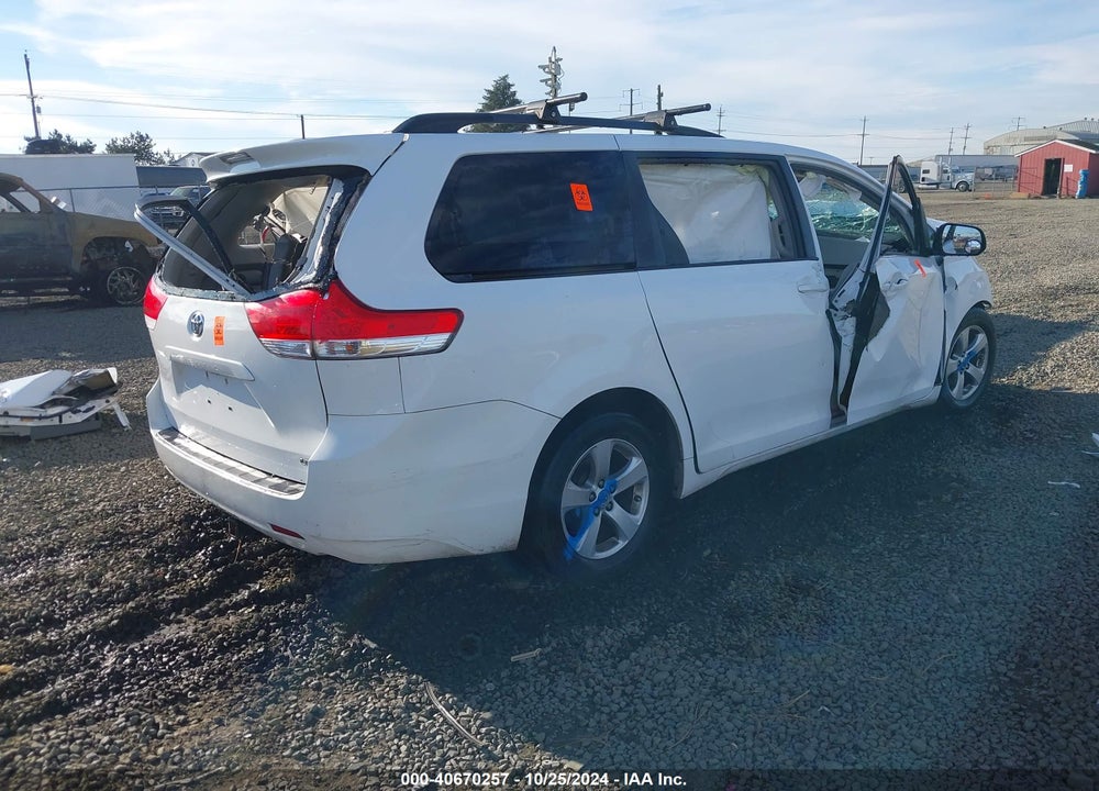 2014 TOYOTA SIENNA LE V6 8 PASSENGER VIN: 5TDKK3DC5ES485457