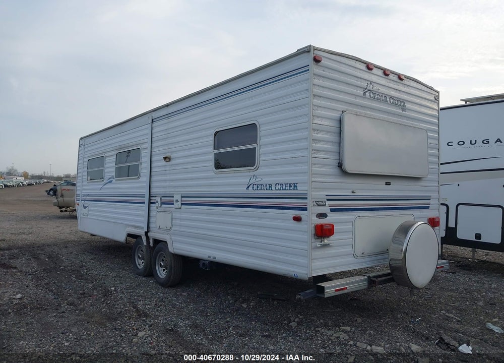 2000 CEDAR 27FKS VIN: 4X4TCRC21YP181516