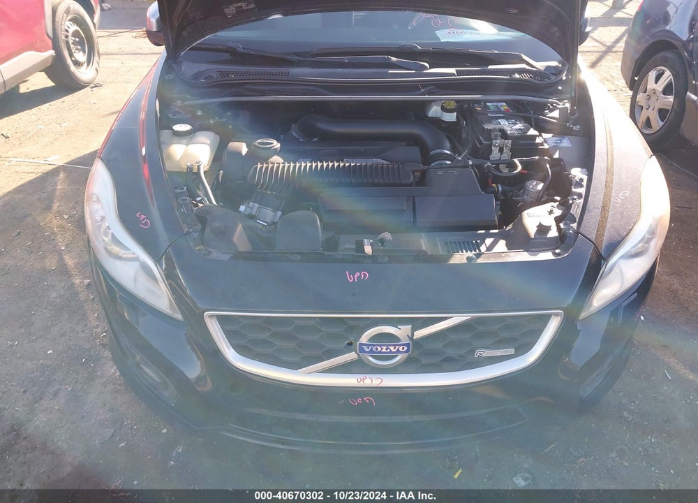 2013 VOLVO C30 T5 R-DESIGN VIN: YV1672MK2D2301998