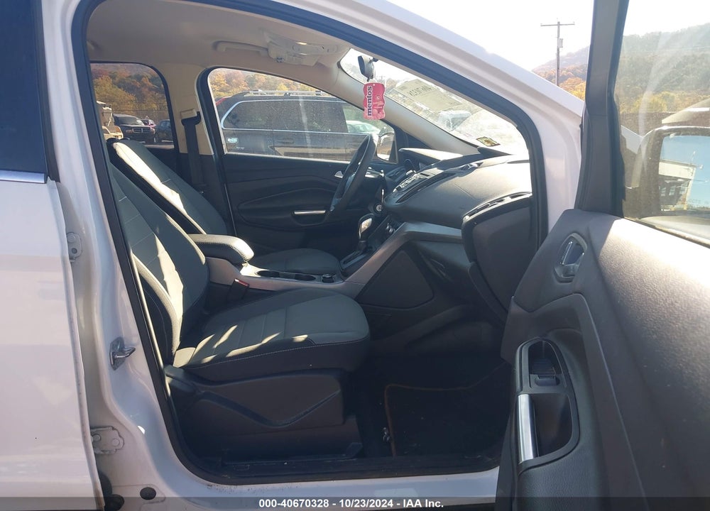 2015 FORD ESCAPE SE VIN: 1FMCU9GX9FUA30135