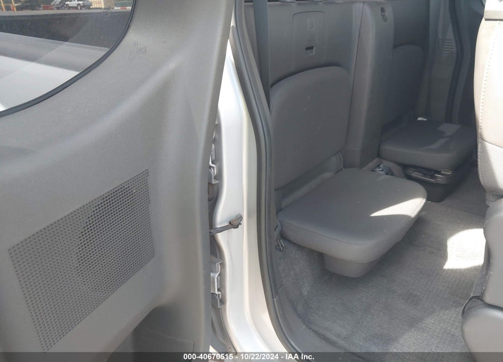 2010 NISSAN FRONTIER LE VIN: 1N6AD0CU5AC402178