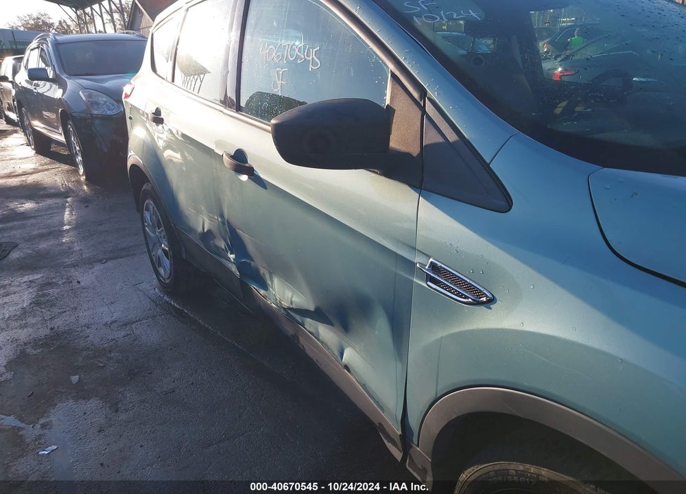 2013 FORD ESCAPE S VIN: 1FMCU0F70DUB21093