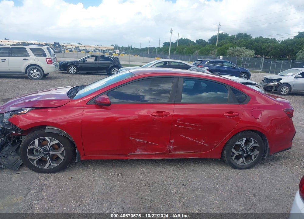 2019 KIA FORTE LXS VIN: 3KPF24AD2KE038045
