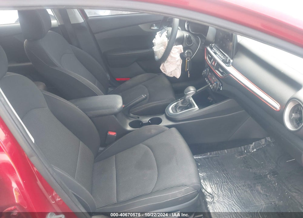 2019 KIA FORTE LXS VIN: 3KPF24AD2KE038045