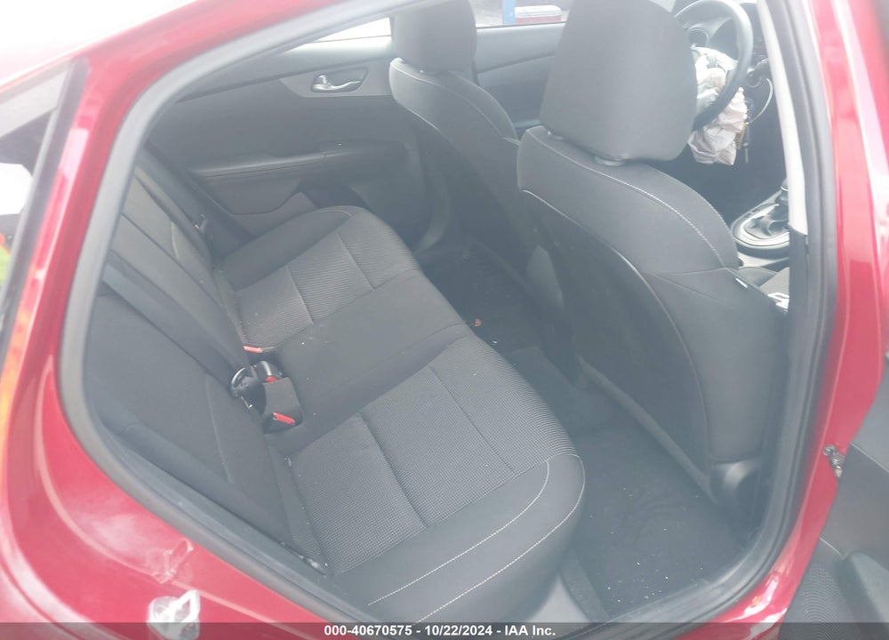 2019 KIA FORTE LXS VIN: 3KPF24AD2KE038045