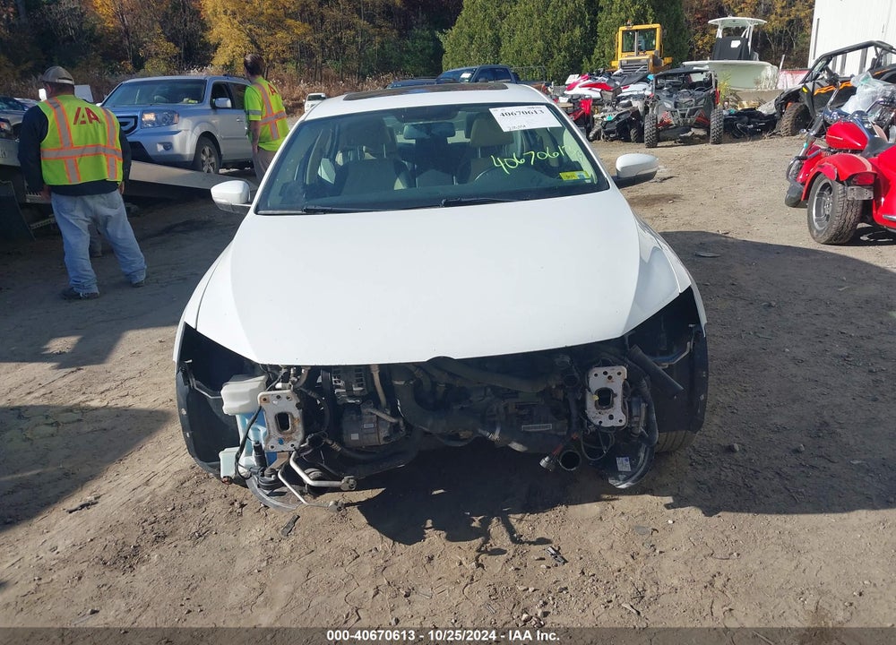 2014 VOLKSWAGEN JETTA 1.8T SEL VIN: 3VWL17AJXEM287665