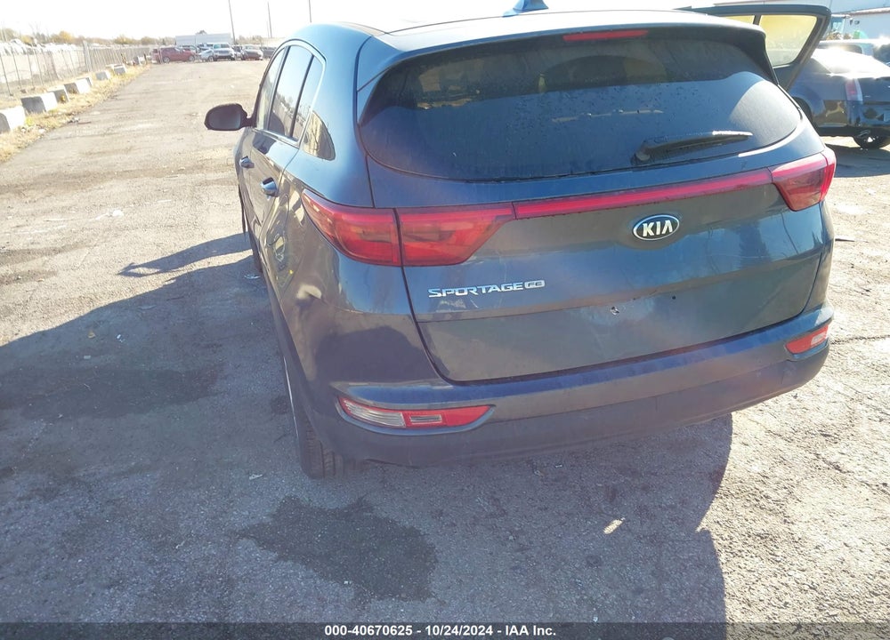 2018 KIA SPORTAGE LX VIN: KNDPM3AC8J7474493