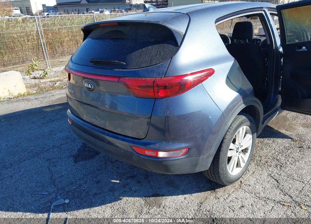 2018 KIA SPORTAGE LX VIN: KNDPM3AC8J7474493