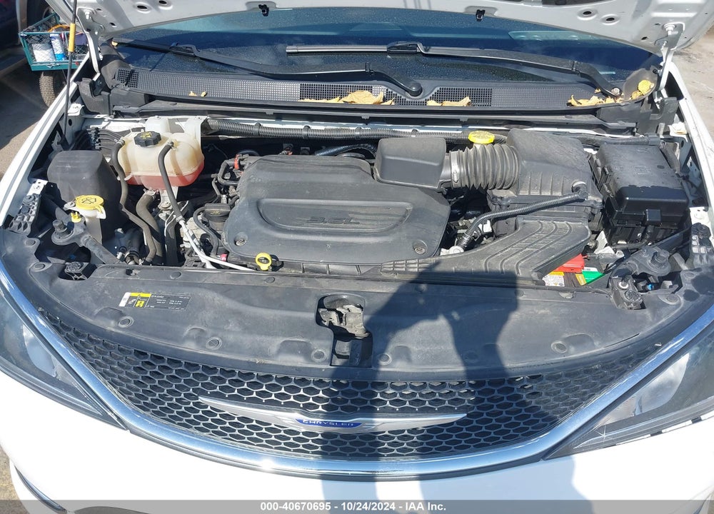 2020 CHRYSLER PACIFICA TOURING L VIN: 2C4RC1BG1LR125808