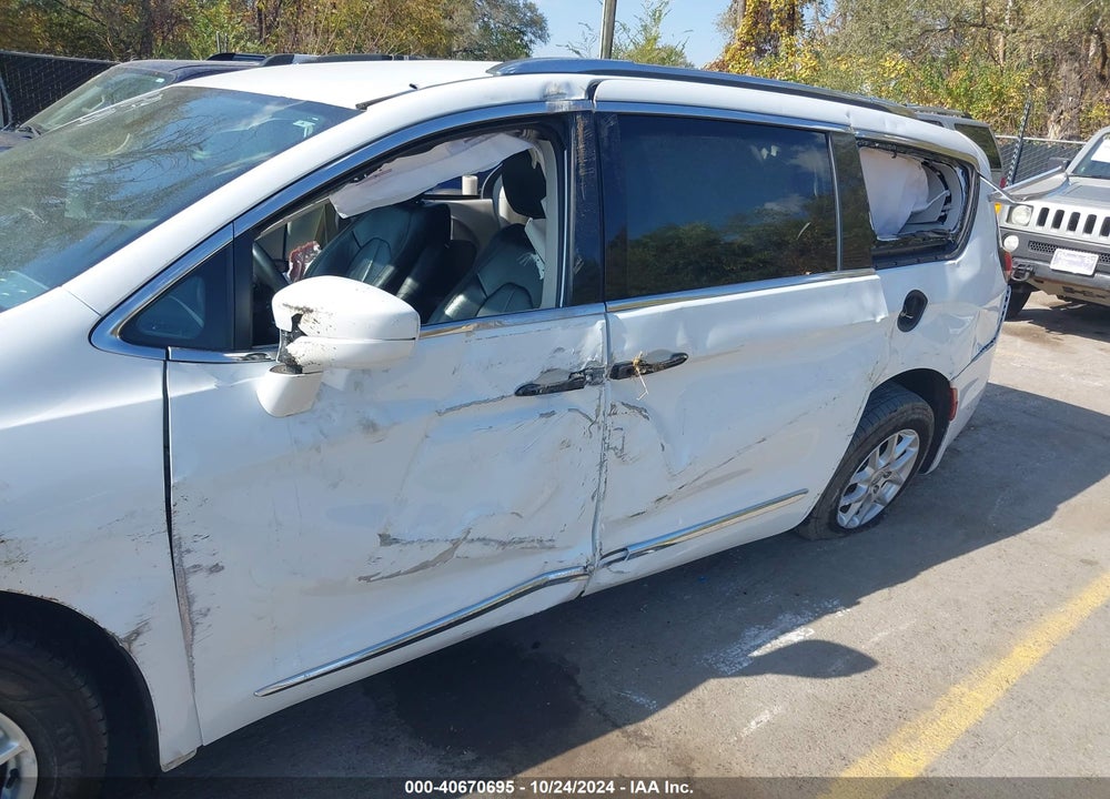 2020 CHRYSLER PACIFICA TOURING L VIN: 2C4RC1BG1LR125808