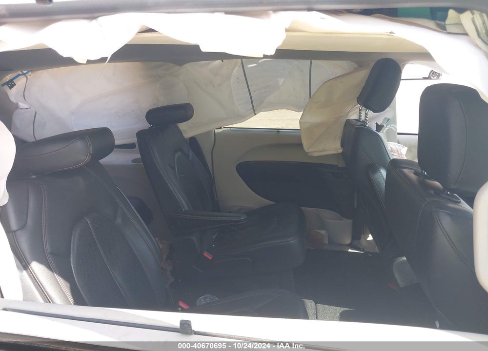 2020 CHRYSLER PACIFICA TOURING L VIN: 2C4RC1BG1LR125808