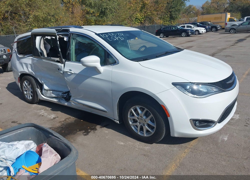 2020 CHRYSLER PACIFICA TOURING L VIN: 2C4RC1BG1LR125808