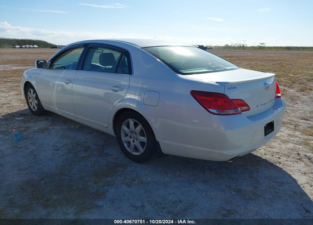 2005 TOYOTA AVALON XL VIN: 4T1BK36B25U028486