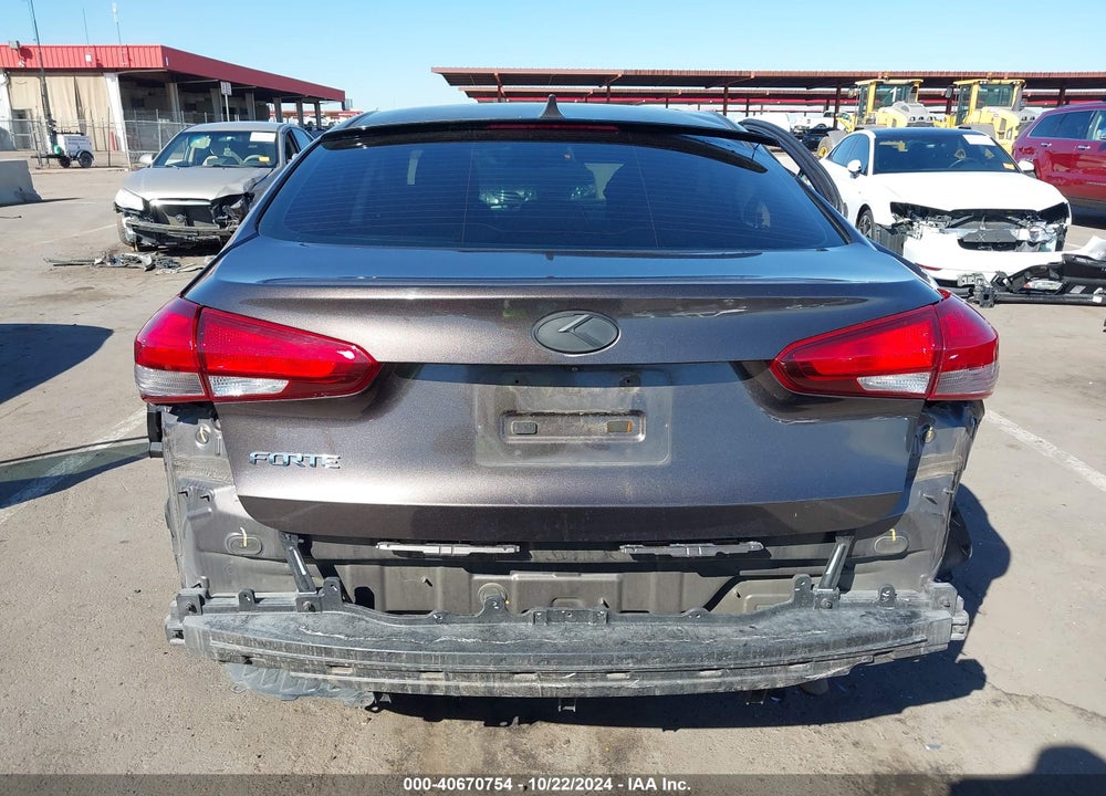 2018 KIA FORTE LX VIN: 3KPFL4A71JE166430