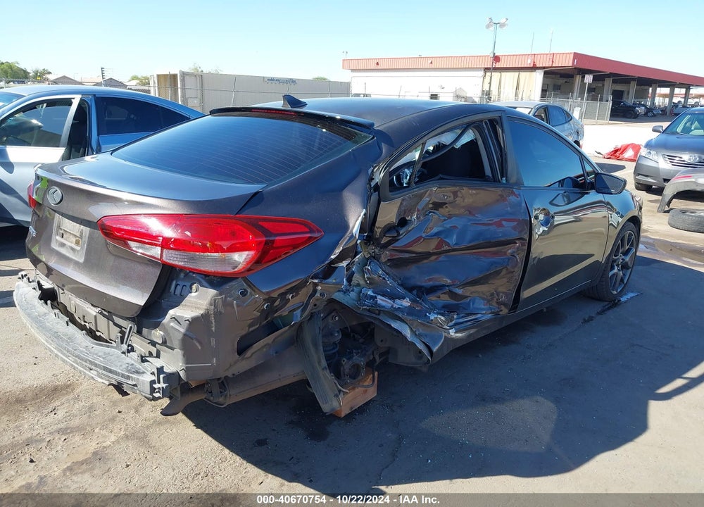 2018 KIA FORTE LX VIN: 3KPFL4A71JE166430