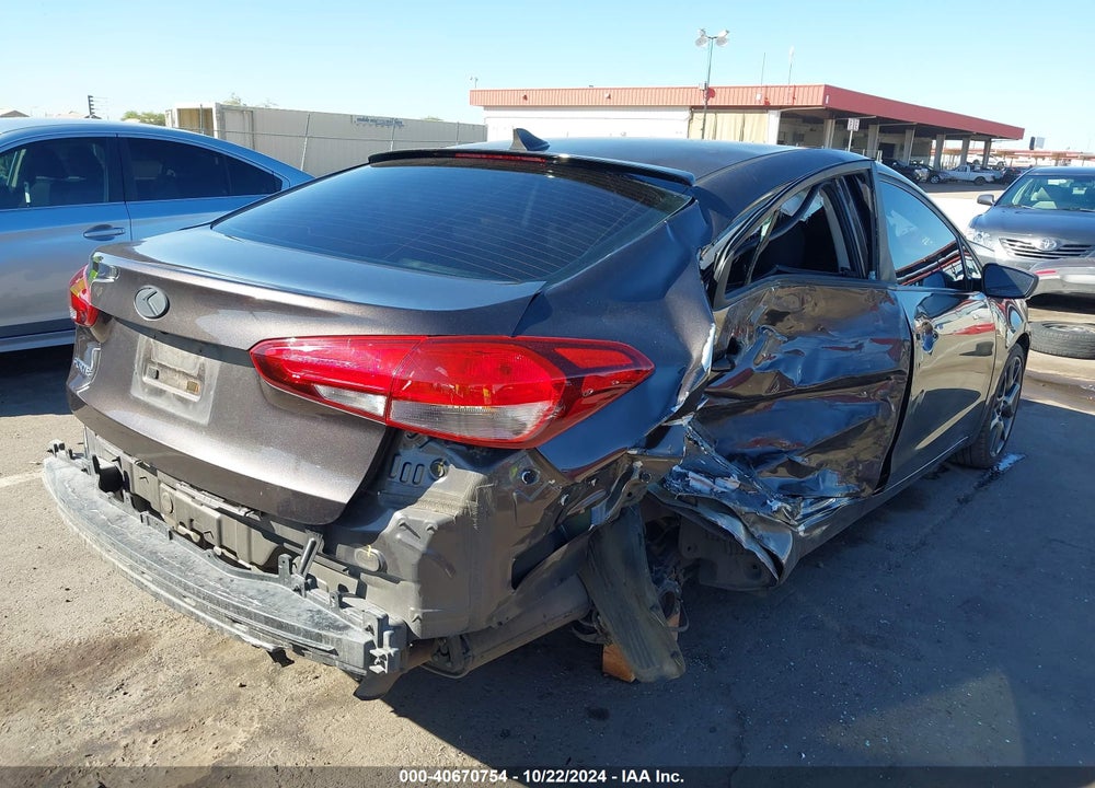 2018 KIA FORTE LX VIN: 3KPFL4A71JE166430