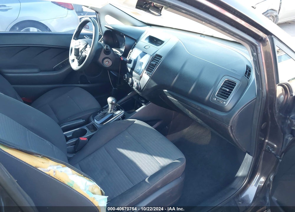 2018 KIA FORTE LX VIN: 3KPFL4A71JE166430