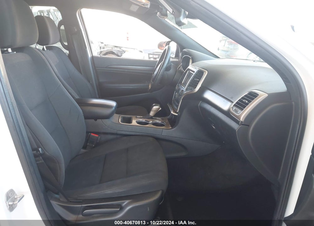 2016 JEEP GRAND CHEROKEE LAREDO VIN: 1C4RJEAG7GC335908