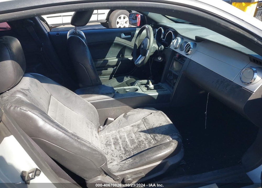 2005 FORD MUSTANG GT DELUXE/GT PREMIUM VIN: 1ZVHT82H655258204