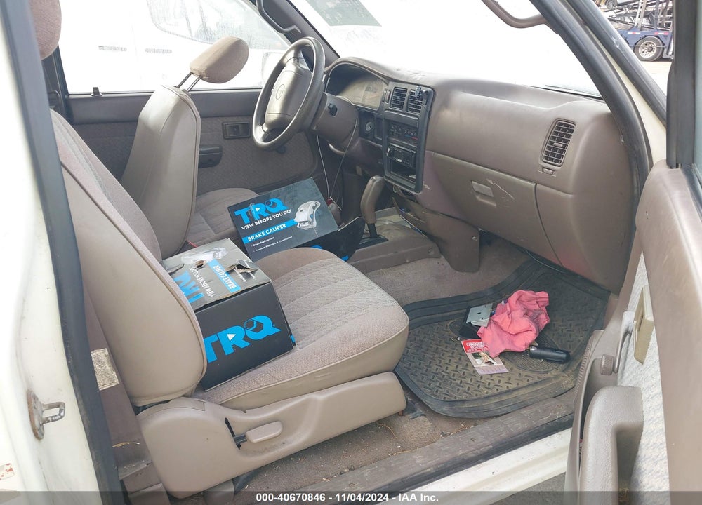 1995 TOYOTA TACOMA VIN: 4TAUN61C4SZ060632