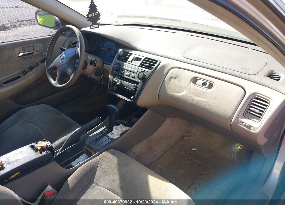 2001 HONDA ACCORD 2.3 LX VIN: 1HGCG56401A054167