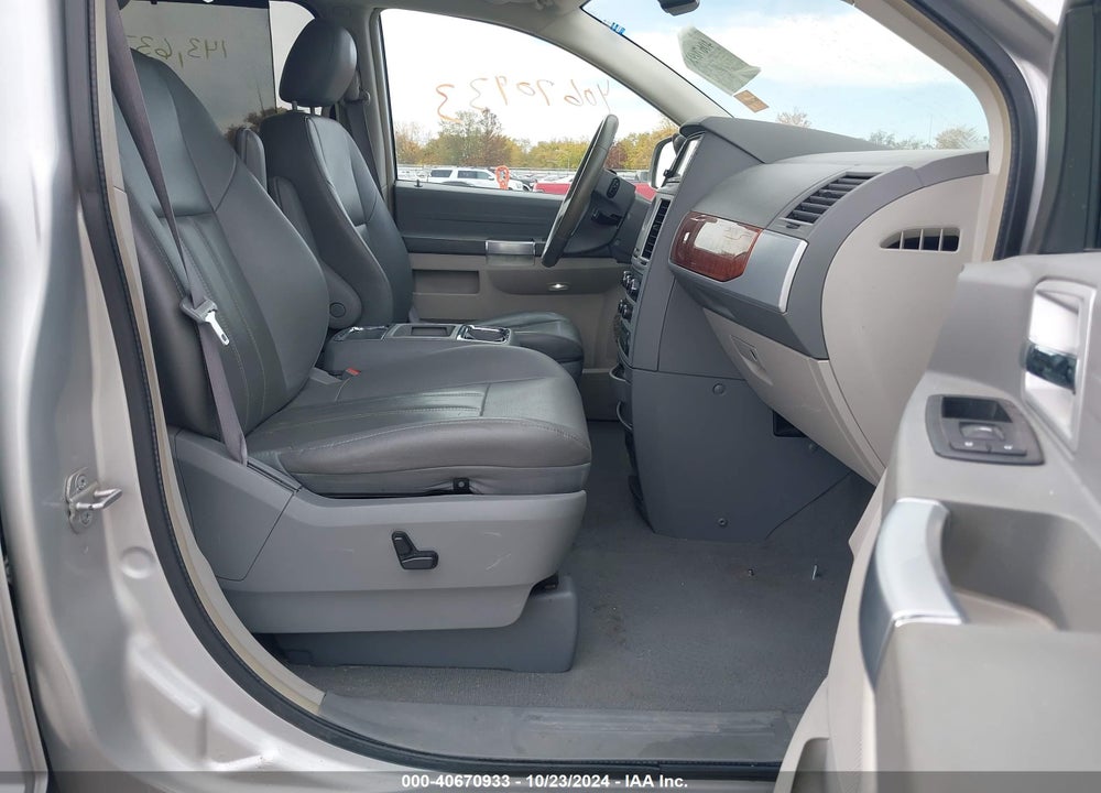 2008 CHRYSLER TOWN & COUNTRY TOURING VIN: 2A8HR54P88R730570