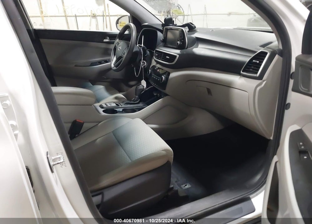 2020 HYUNDAI TUCSON SE VIN: KM8J2CA44LU092904