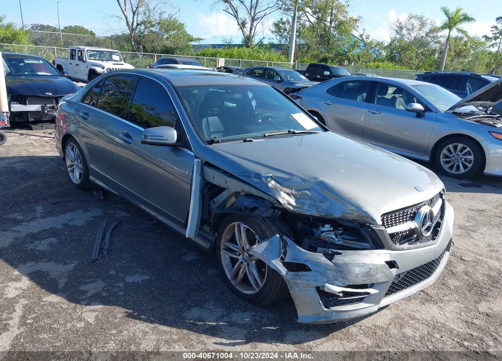 2014 MERCEDES-BENZ C 300 LUXURY 4MATIC/SPORT 4MATIC VIN: WDDGF8AB0ER318446