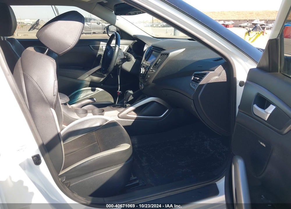 2014 HYUNDAI VELOSTER VIN: KMHTC6AE5EU201714