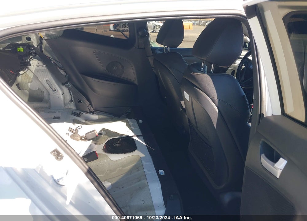 2014 HYUNDAI VELOSTER VIN: KMHTC6AE5EU201714