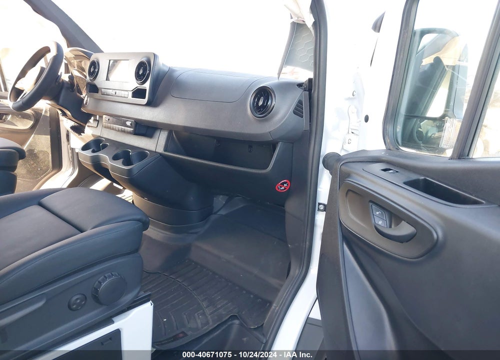2024 MERCEDES-BENZ SPRINTER 2500 HIGH ROOF 4-CYL DIESEL HO VIN: W1W4NDHY5RT186610