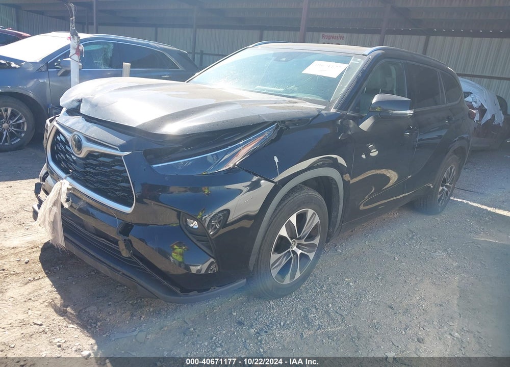 2021 TOYOTA HIGHLANDER XLE VIN: 5TDGZRAH7MS040267