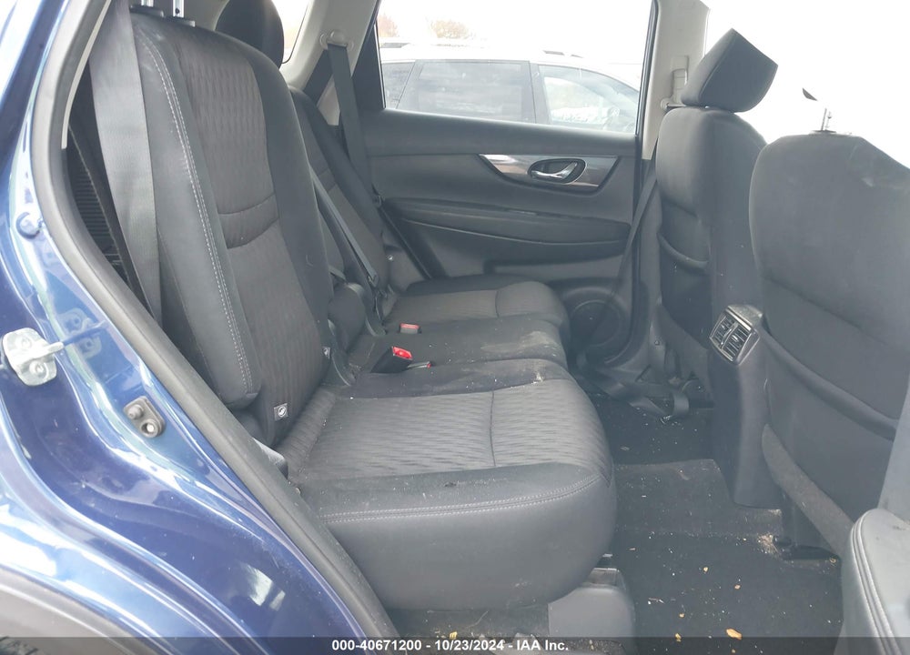 2017 NISSAN ROGUE SV VIN: 5N1AT2MV3HC885538