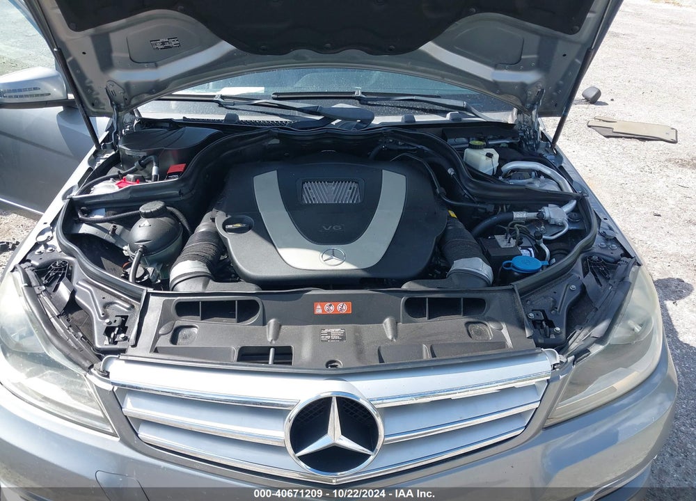 2012 MERCEDES-BENZ C 300 LUXURY 4MATIC/SPORT 4MATIC VIN: WDDGF8BB9CR240759