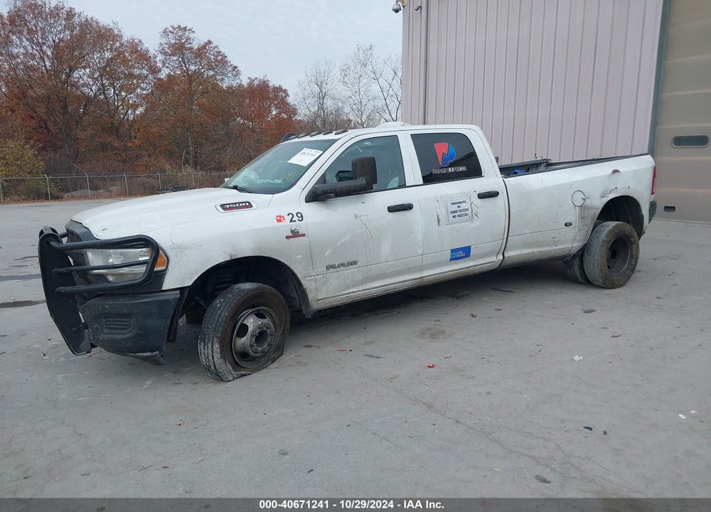 2022 RAM 3500 TRADESMAN  4X4 8' BOX VIN: 3C63RRGLXNG311677